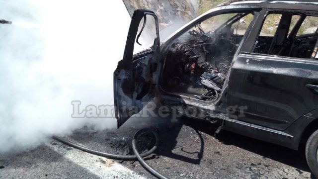 Φθιώτιδα: Κάηκε όχημα στην Εθνική Οδό (ΦΩΤΟ)