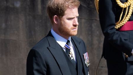 Ο πρίγκιπας Χάρι βγάζει τα άπλυτα της βασιλικής οικογένειας στη φόρα - Το βιβλίο και οι εκρηκτικές αποκαλύψεις