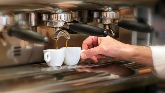 Ράχες: Αυτόφωρο και 5.000€ πρόστιμο σε ιδιοκτήτη καφετέριας!