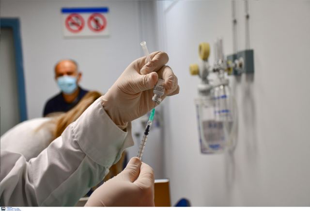 Μάσκες από την 5η ΥΠΕ στους νεφροπαθείς της Φθιώτιδας - Ξεκίνησαν οι εμβολιασμοί