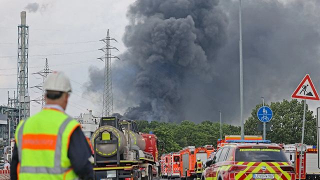 Γερμανία: Πέντε αγνοούμενοι, τέσσερις βαριά τραυματίες μετά την ισχυρή έκρηξη σε εργοστάσιο επεξεργασίας απορριμμάτων