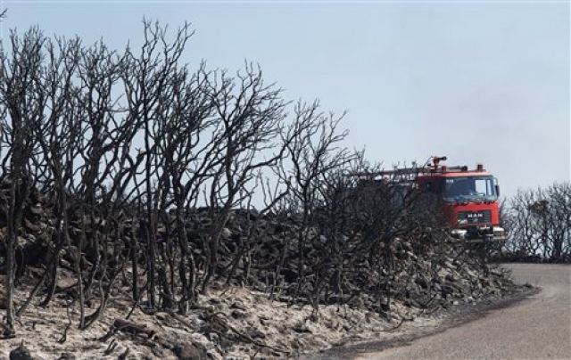 Τρεις επικίνδυνες πυρκαγιές μέσα σε λίγες ώρες στη Μαγνησία