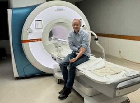 Αυστραλός γιατρός χάρη σε δική του πρωτοποριακή θεραπεία παραμένει χωρίς καρκίνο ύστερα από έναν χρόνο