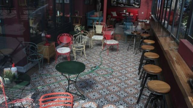 Βίντεο ντοκουμέντο: Καρέ καρέ η εν ψυχρώ δολοφονία στην καφετέρια του ηθοποιού Μάνου Παπαγιάννη