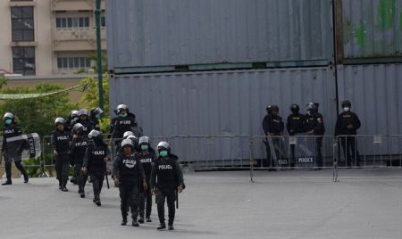 Μακελειό στην Ταϊλάνδη: Τουλάχιστον 34 νεκροί μετά από πυροβολισμούς