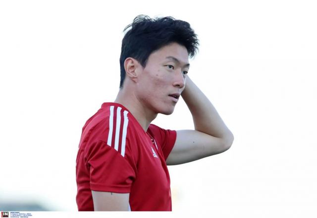 Ολυμπιακός: Ο Ουί-Τζο Χουάνγκ μπήκε αλλαγή και τραυματίστηκε στο Νότια Κορέα – Καμερούν