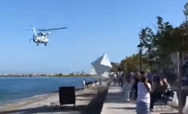 Πιερία: Ελικόπτερο του Λιμενικού πέταξε χαμηλά στην παραλία Πλαταμώνα - Τραυματίστηκε μια 42χρονη