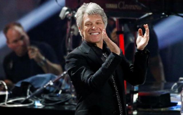 Oι θρυλικοί Bon Jovi επέστρεψαν: Κυκλοφόρησαν χριστουγεννιάτικο τραγούδι