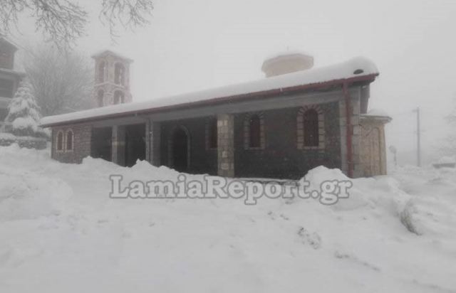 Έπεσε κι άλλο χιόνι στα ορεινά χωριά της Λαμίας - Δείτε εικόνες