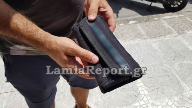 Πυροσβέστες βρήκαν πορτοφόλι γεμάτο λεφτά και το παρέδωσαν στο νόμιμο κάτοχο του
