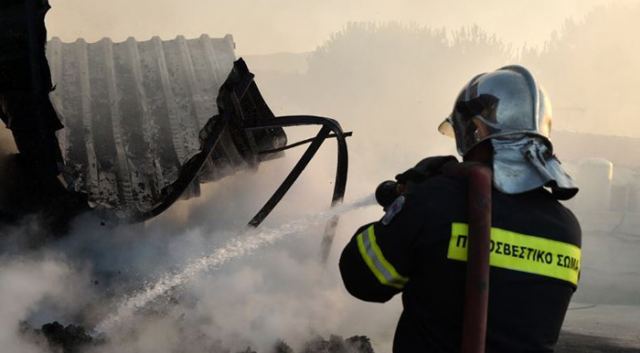 Συναγερμός για φωτιά σε εργοστάσιο στην Ανατολική Φθιωτιδα