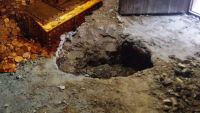 Σπερχειάδα: Έσκαψαν στο υπόγειο για τον «θησαυρό» του μακαρίτη!
