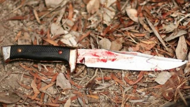 Σοκ: Αυτοκτόνησε καρφώνοντας το μαχαίρι στο στήθος του