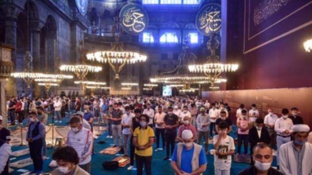 Αγία Σοφία: Προσευχή μετά από 86 χρόνια για το μπαϊράμι
