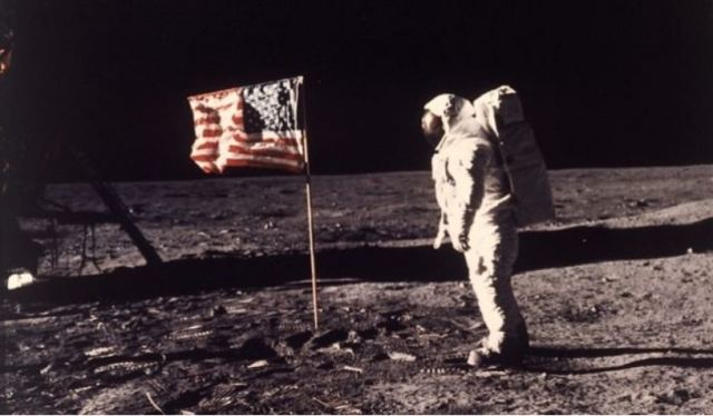 &quot;Ένα μεγάλο άλμα για την ανθρωπότητα&quot; - Το 1969 η πρώτη προσεδάφιση στη Σελήνη