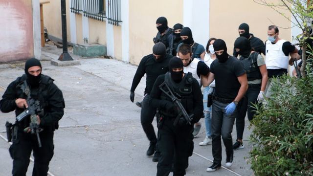 Τρομοκρατία: Δεν αποκλείουν νέες συλλήψεις μετά τη γιάφκα στο Κουκάκι