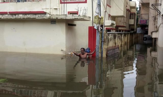 Σφοδρές βροχοπτώσεις στην Ινδία: Στους 120 οι νεκροί!