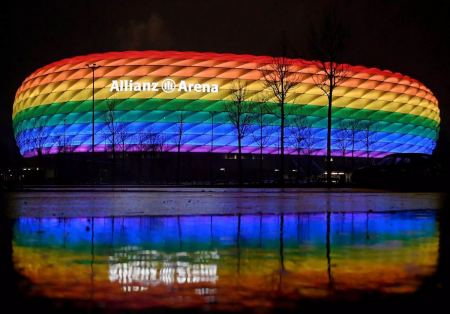 Euro 2020: Άρνηση της UEFA για φωτισμό της «Αλιάνζ Αρίνα» στα χρώματα του ουράνιου τόξου - Ντόμινο διεθνών αντιδράσεων