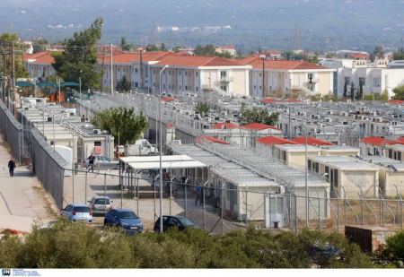 Εκκενώνεται προληπτικά η Αμυγδαλέζα λόγω της πύρινης κόλασης στην Πάρνηθα - Στη Μαλακάσα μεταφέρονται οι μετανάστες