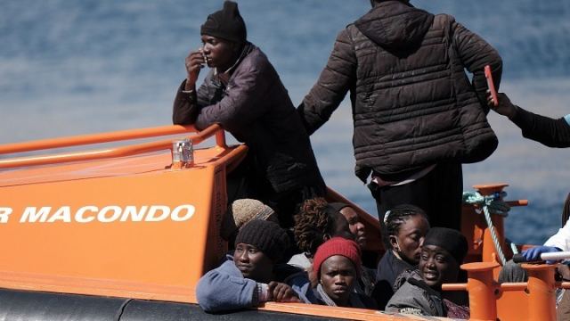 Ισπανία: Έξι πλοιάρια με μετανάστες εντοπίστηκαν στα ανοιχτά των Κανάριων Νησιών