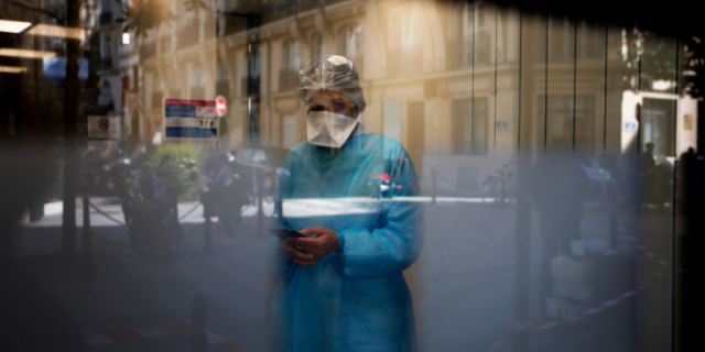 Κορωνοϊός: Συγκλονιστικές διηγήσεις γιατρών από Ιταλία, Ισπανία, Γαλλία - «Ξέρουμε ότι κάποιοι από εμάς θα πεθάνουμε»