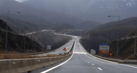 Οδηγός πήγαινε αντίθετα στην Εγνατία: Έκλεισε ο αυτοκινητόδρομος, μέχρι που κατάλαβε το λάθος του