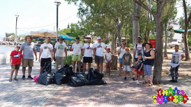 Fthia In Action: Εθελοντικός καθαρισμός της παραλία Καμένων Βούρλων (ΒΙΝΤΕΟ-ΦΩΤΟ)