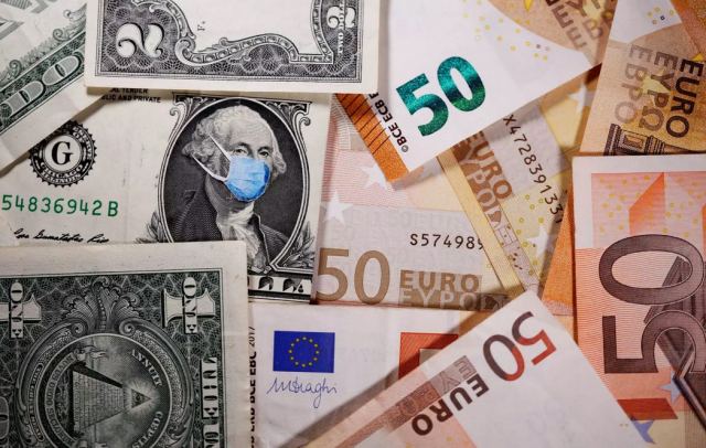 Σε χαμηλό 20ετίας η ισοτιμία ευρώ - δολαρίου: Κάτω από 1 για πρώτη φορά μετά το 2002