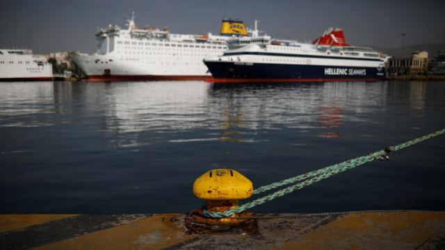 Λιμάνι Πειραιά: Επανέναρξη δρομολογίων μετά τις 15:00