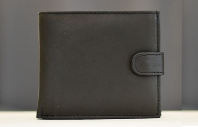 Χάθηκε μαύρο ανδρικό πορτοφόλι - Δίνεται αμοιβή