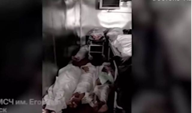 Κορωνοϊός: Εικόνες φρίκης στη Ρωσία – Στοιβαγμένα πτώματα το ένα πάνω στο άλλο σε νοσοκομεία