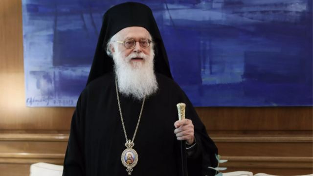 Κορωνοϊός: Ξανά με πυρετό ο Αρχιεπίσκοπος Αλβανίας Αναστάσιος