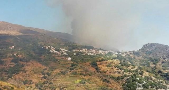 Μεγάλη φωτιά στη Νάξο - Εκκενώθηκε οικισμός - Ενισχύθηκαν οι δυνάμεις πυρόσβεσης