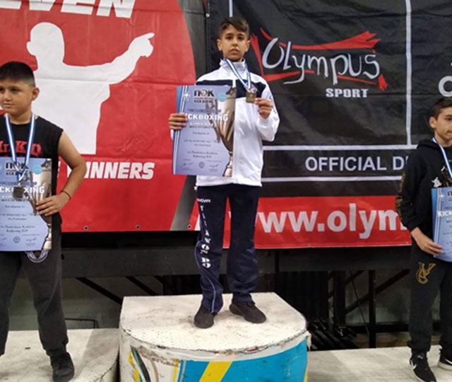 1ος στο Πανελλήνιο Κύπελλο kick boxing ο 11χρονος Λαμιώτης Σολομών Ταλτάλογλου