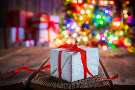 Ουαλία: Ηλικιωμένος αφήνει μετά τον θάνατό του χριστουγεννιάτικα δώρα 14 χρόνων για το κοριτσάκι των γειτόνων του