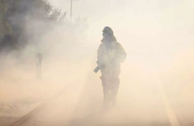 ΗΠΑ: Μάχη με τις φλόγες στην Καλιφόρνια - 25.000 άνθρωποι εγκατέλειψαν τα σπίτια τους (pics, vid)