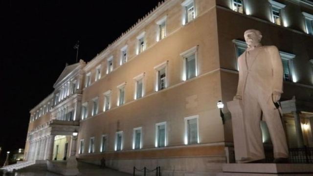 «Σκόνταψε» σε τεχνικό ζήτημα η συμφωνία για την ψήφο των Ελλήνων εξωτερικού