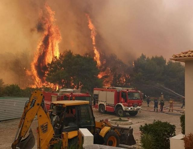 Φωτιά Ζάκυνθος: Εκκενώνονται τα χωριά Αγαλάς και Κερί – Τρομάζει το ύψος που φτάνουν οι φλόγες – Εικόνες που προκαλούν δέος [pics, video]