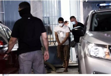 Αντιμέτωποι με βαριές ποινές οι 9 συλληφθέντες ως διακινητές στο ναυάγιο ανοιχτά της Πύλου - Αιγύπτιοι από 20 μέχρι 40 ετών οι κατηγορούμενοι