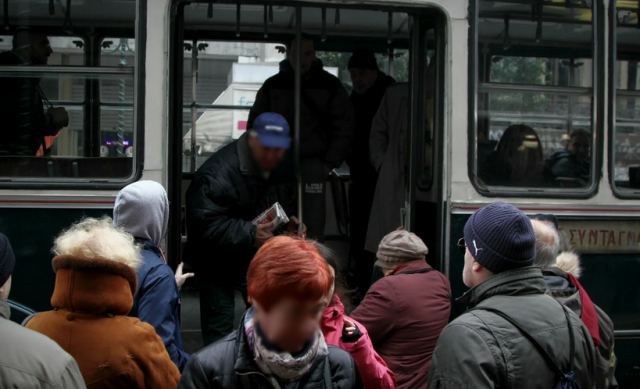 Σεξουαλική παρενόχληση σε βάρος 17χρονης μέσα στο λεωφορείο - Οι επιβάτες βοήθησαν στο να συλληφθεί ο δράστης