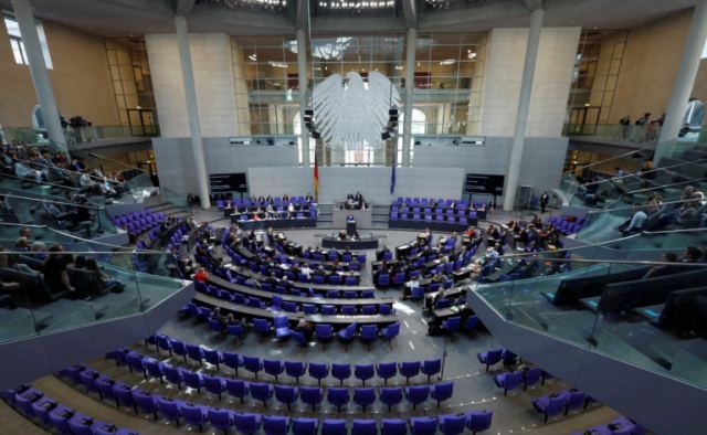 “Μουδιασμένο” το Βερολίνο από την έκθεση-κόλαφο του Κοινοβουλίου για την Λιβύη