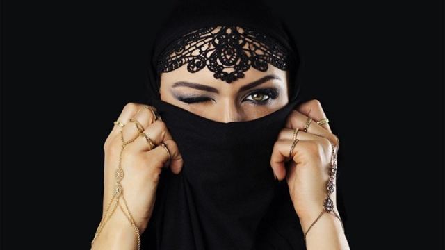 Το «Εγχειρίδιο του απόλυτου σεξ για Μουσουλμάνες» που κάνει θραύση