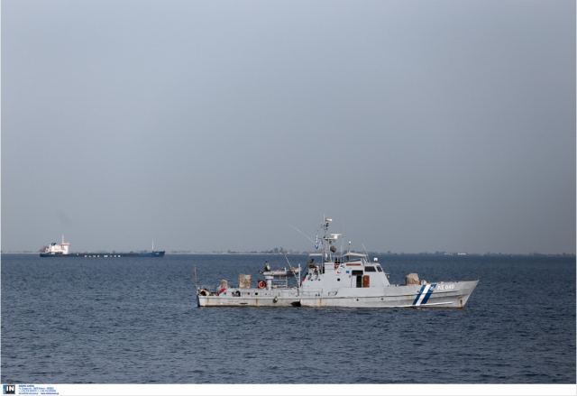 Καταδίωξη ύποπτης θαλαμηγού - Επιχείρησε να εμβολίσει σκάφος του Λιμενικού