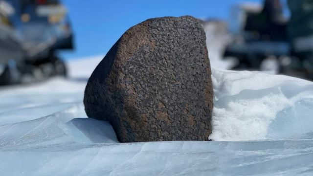Εντοπίστηκε σπάνιος μετεωρίτης στην Ανταρκτική - Σε μέγεθος πεπονιού, αλλά ζυγίζει 7,7 κιλά