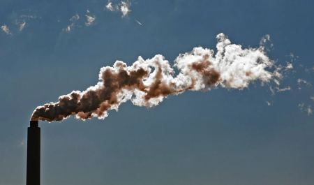 Ατμοσφαιρική ρύπανση - Guardian: Το 98% των Ευρωπαίων αναπνέει τοξικό αέρα