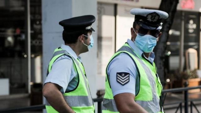 Αυξάνονται τα πρόστιμα για μάσκες - Νέο σφράγισμα κέντρου σε Χερσόνησο