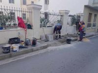 Λαμία: Επιτέλους απομακρύνθηκαν οι κάδοι που «έκοβαν» το πεζοδρόμιο