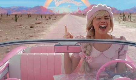 Σαρώνει η «Barbie» της Γκρέτα Γκέργουιγκ – Η πιο επιτυχημένη εμπορικά ταινία στην ιστορία της Warner Bros