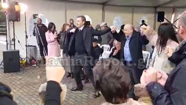 Με χορό ξεκίνησε ο Γκλέτσος την ανακοίνωση των υποψηφίων του (ΒΙΝΤΕΟ)