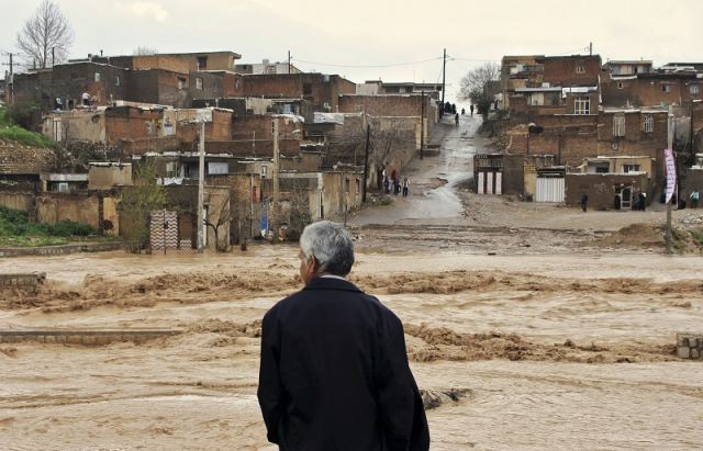 Δεκάδες νεκροί από τις πλημμύρες στο Ιράν